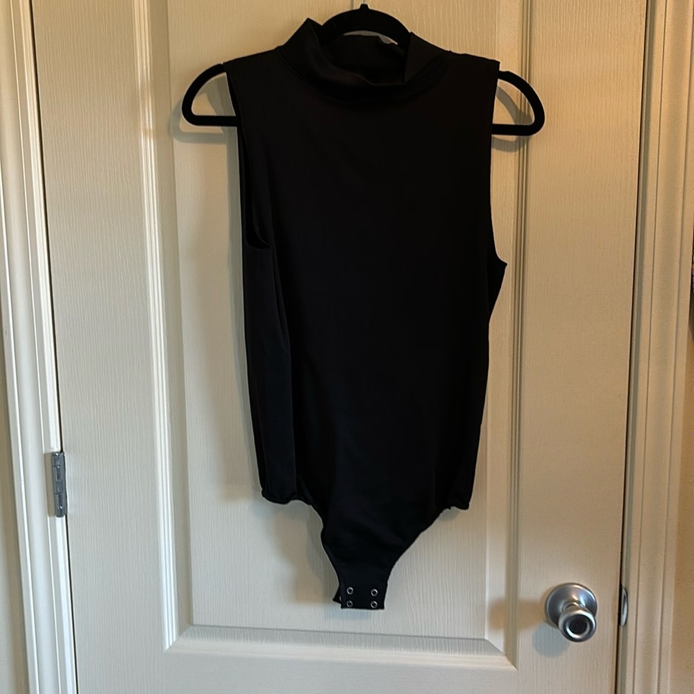 WHBM women’s mock neck, ribbed bodysuit
